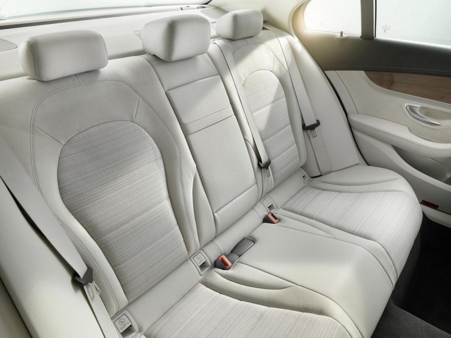  Mercedes-Benz C300 BlueTec Hybrid Exclusive Line 2014 года  (фото 27 из 30)